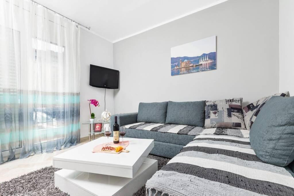 Apartment Milos Kotor Dış mekan fotoğraf