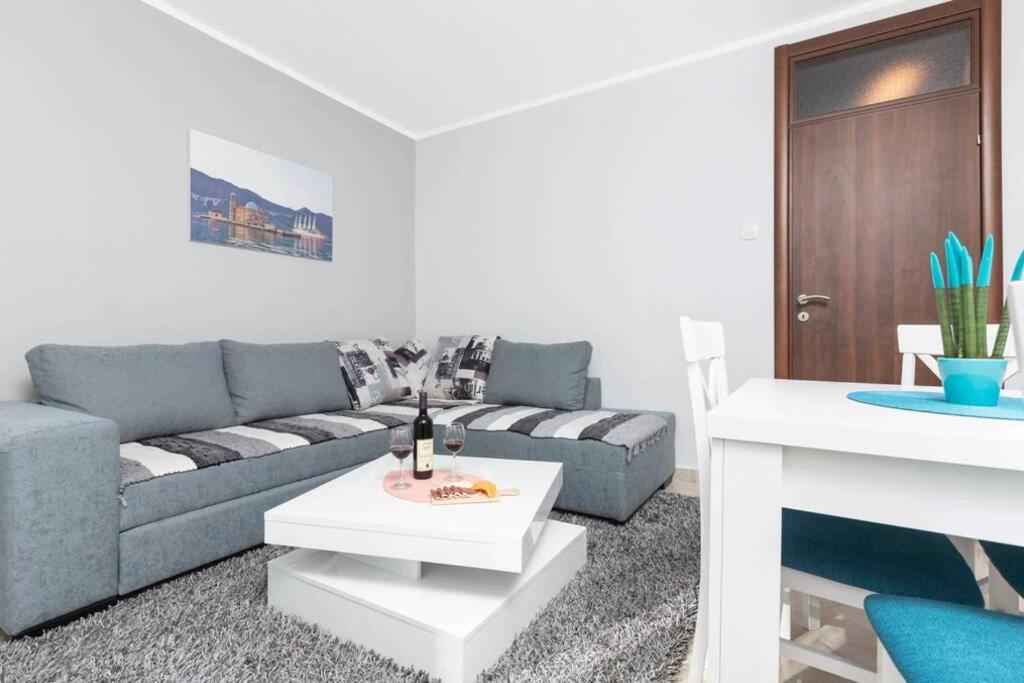 Apartment Milos Kotor Dış mekan fotoğraf